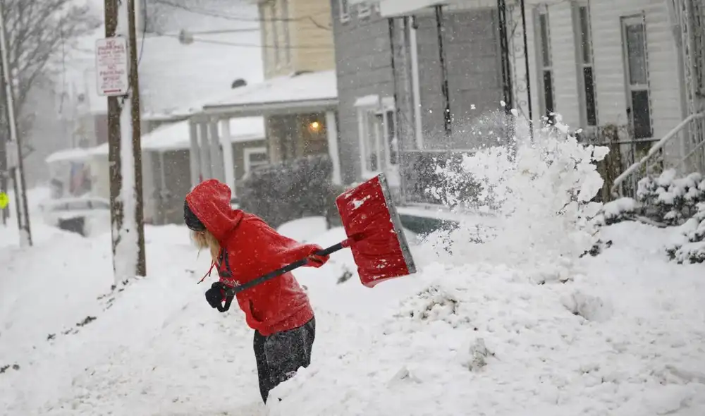 El Servicio Meteorológico Nacional ha emitido advertencias específicas para diversas áreas de Minnesota, con acumulaciones de nieve superiores a 2,4 cm por hora.  Foto: Mujer es Más