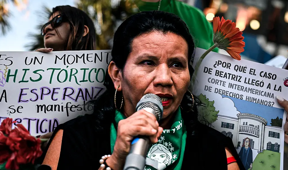 El 'caso Beatriz' en El Salvador es un referente emblemático en la lucha por los derechos reproductivos. Foto: Composición LR/AFP.