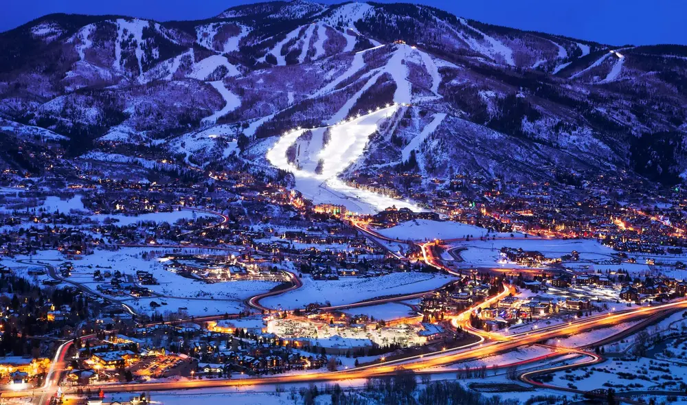 Estados Unidos es un destino popular para los amantes del esquí, con una gran variedad de estaciones de esquí que ofrecen pistas para todos los niveles. Foto: Visit USA