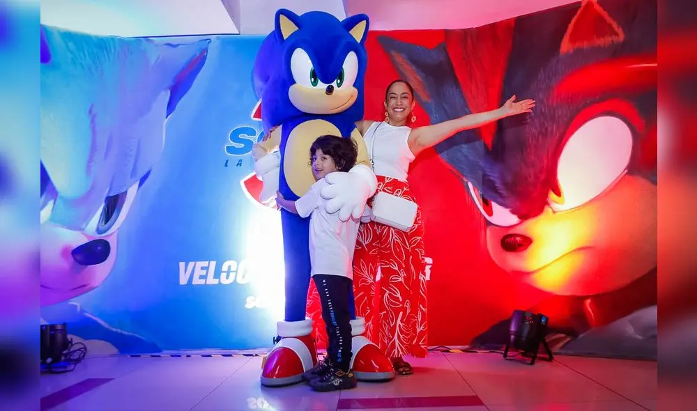Nelly Rossinelli. La famosa jurado de la TV.  asistió con su hijo menor al avant premiere de Sonic 3. Foto: difusión