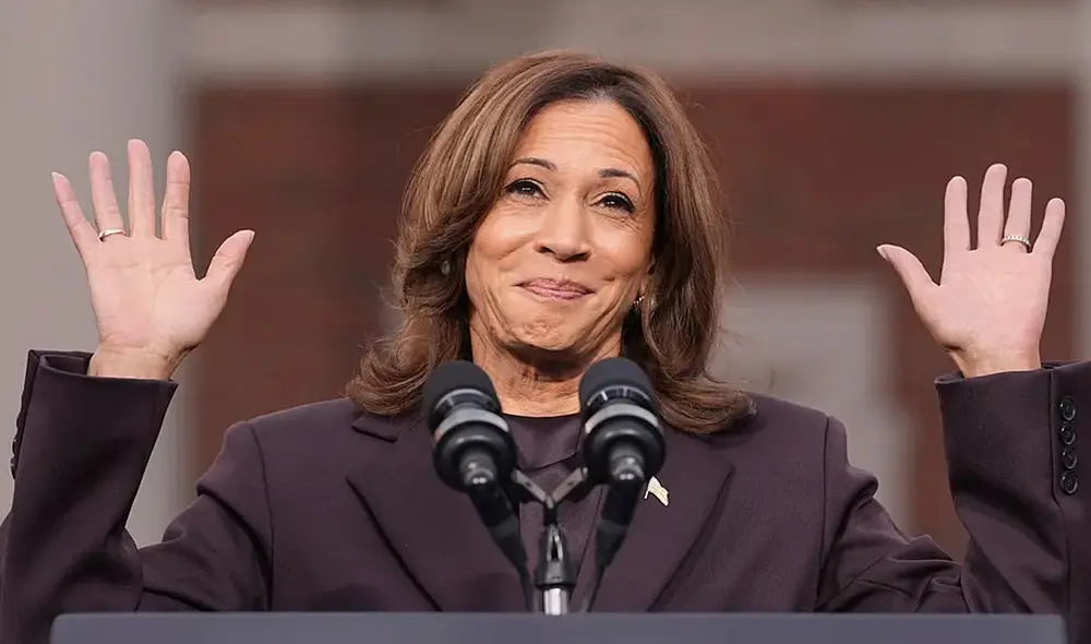 Días después de perder contra Trump en 2016, la ex secretaria de Estado fue vista en Chappaqua, Nueva York. Foto: Government Executive Días después de perder contra Trump en 2016, la ex secretaria de Estado fue vista en Chappaqua, Nueva York. Foto: Government Executive