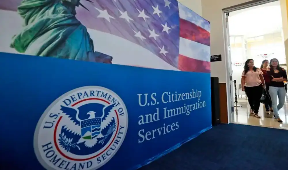 Cada solicitud del USCIS es evaluada de manera individual. Foto: Diario Las Américas