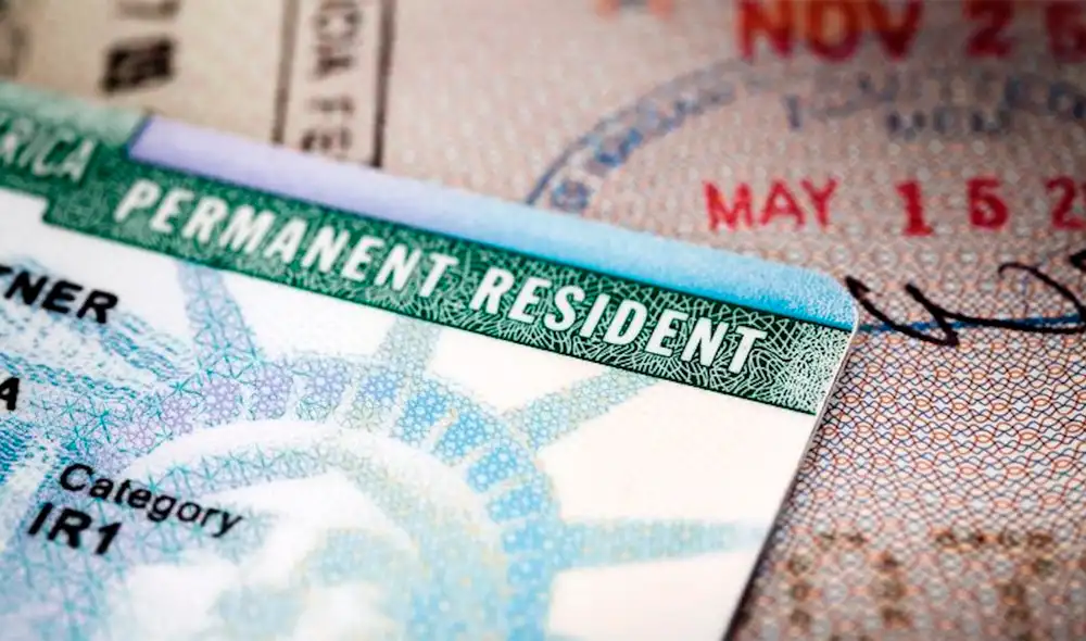 El proceso de patrocinio para una green card familiar involucra demostrar que el patrocinador estadounidense tiene los medios económicos para mantener al familiar. Foto: CNN