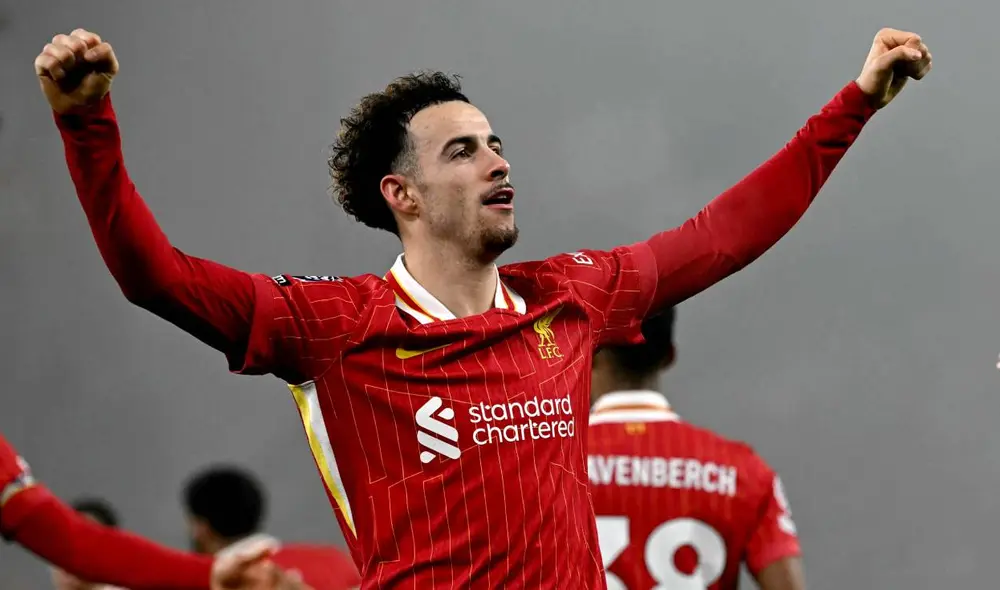 Curtis Jones convirtió en la victoria del Liverpool sobre Leicester City por el Boxing Day. Foto: AFP