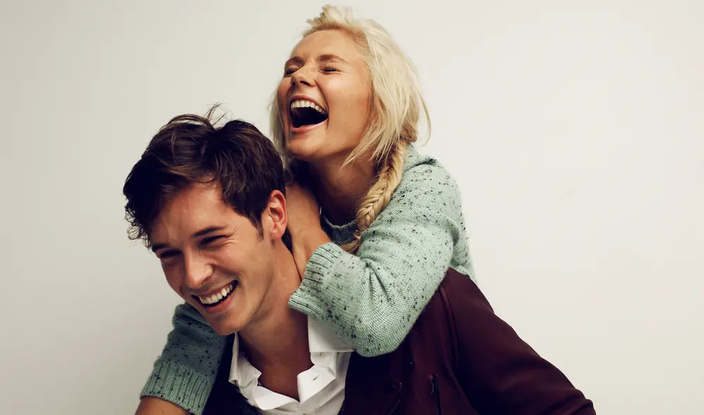 Puedes sorprender a tu pareja con bromas hechas por redes sociales o en persona. Foto: difusión