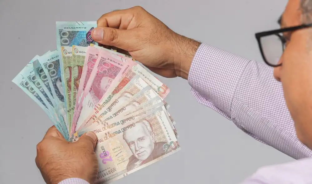 La entrega extraordinaria de 200 soles se oficializó con la aprobación del Presupuesto Público 2025. Foto: Andina La entrega extraordinaria de 200 soles se oficializó con la aprobación del Presupuesto Público 2025. Foto: Andina