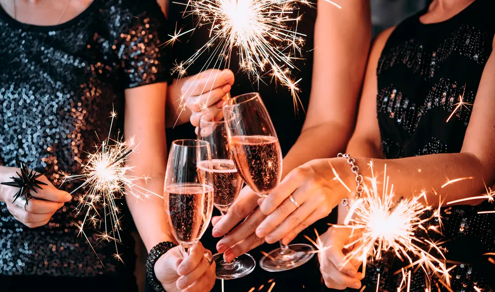 Dedica un Feliz Año Nuevo 2025 a tus seres queridos en Venezuela. Foto: Deposiphotos