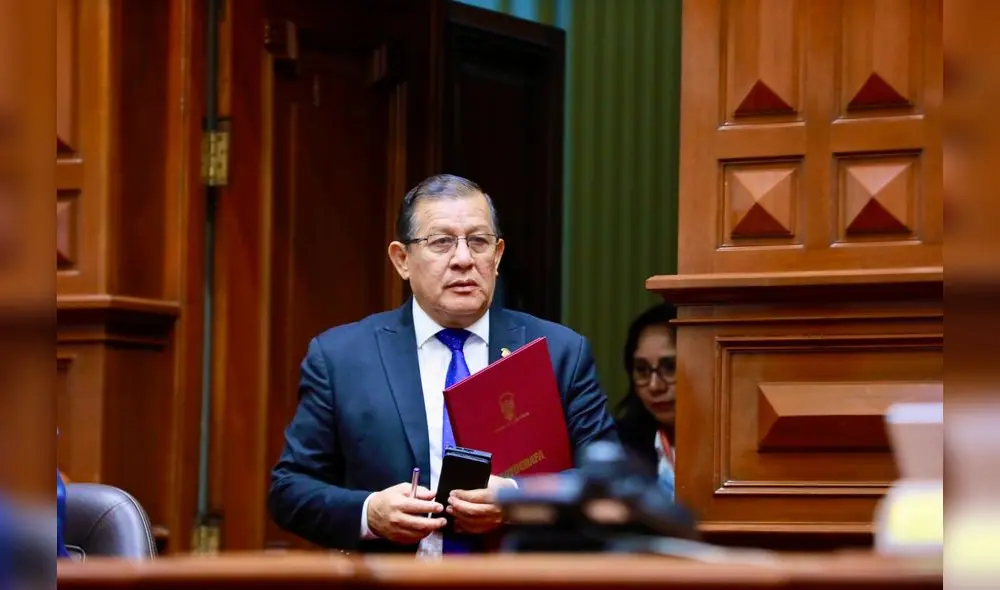 Viaje en plena crisis. Presidente del Congreso, Eduardo Salhuana, fue invitado por la República Popular China.