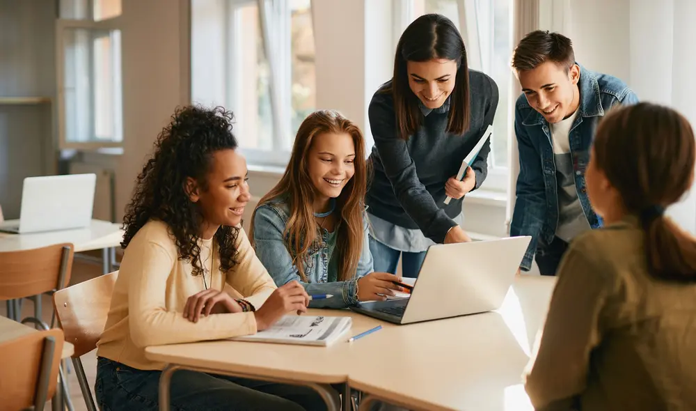 El USCIS evalúa cada solicitud de extensión de visado de manera individual, considerando factores como el progreso académico y la asistencia a clases. Foto: Freepik