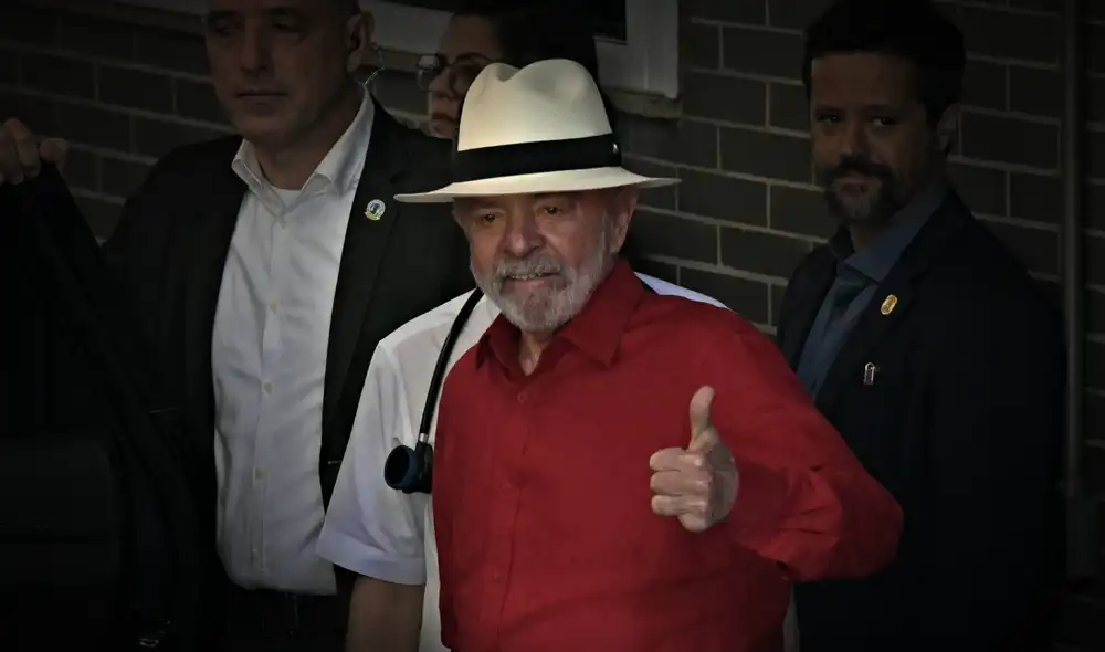 Esta cirugía se debió a un accidente que Lula da Silva sufrió el pasado octubre. Foto: Nelson Almeida/AFP.