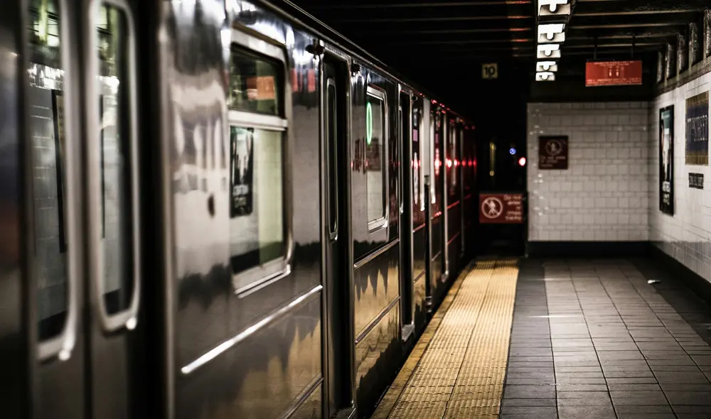 Los Ángeles Guardianes son un grupo de voluntarios que patrullan el metro de Nueva York para garantizar la seguridad de los pasajeros. Foto: Voz de América Los Ángeles Guardianes son un grupo de voluntarios que patrullan el metro de Nueva York para garantizar la seguridad de los pasajeros. Foto: Voz de América