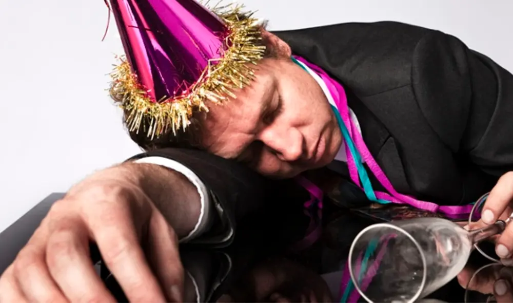 La resaca por Año Nuevo 2025 puede afectar los órganos del hígado, cerebro y riñones. Foto: Andina La resaca por Año Nuevo 2025 puede afectar los órganos del hígado, cerebro y riñones. Foto: Andina