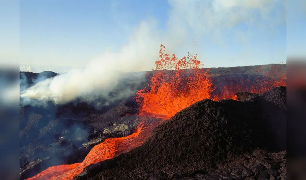 Los volcanes que erupcionan genera el rompimiento de placas que pueden desprenderse con fuego. Foto: CDN
