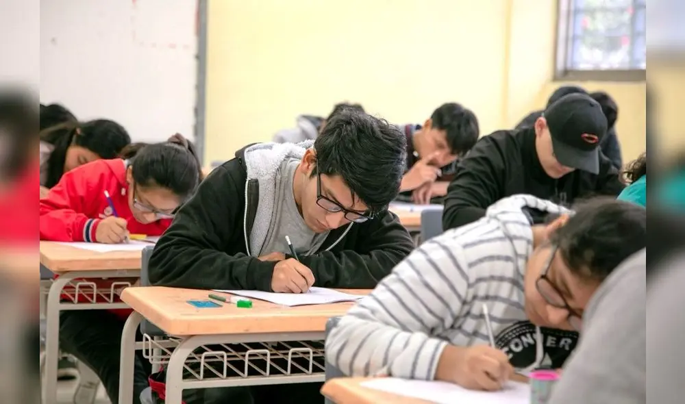 Los resultados permitirán a los postulantes avanzar en el proceso de becas. Foto: Andina.