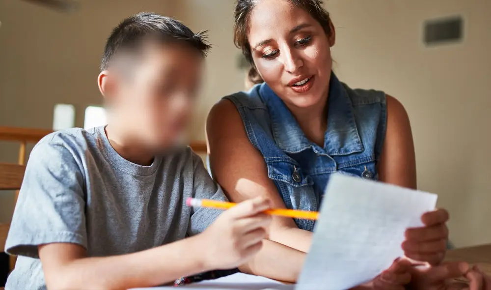 Especialista recomienda a padres apoyar a sus hijos en las labores escolares. Foto: Educa.pe