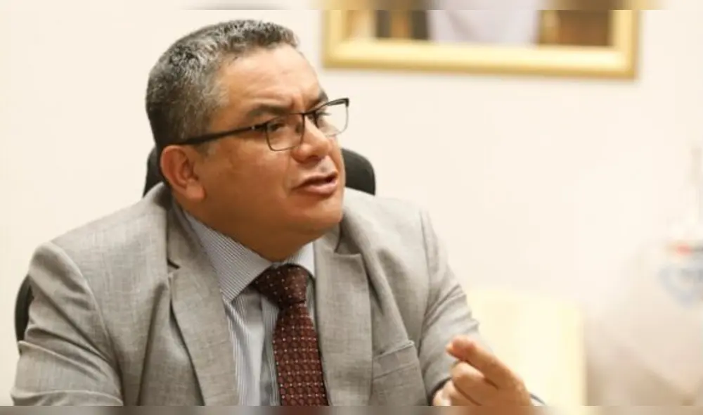 Ministro Juan Santiváñez señala que se encuentran evaluándola con expertos en el tema legal. Foto: difusión Ministro Juan Santiváñez señala que se encuentran evaluándola con expertos en el tema legal. Foto: difusión