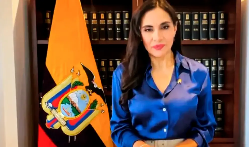 Abad anunció su intención de ejercer como presidenta y afirmó que su posesión junto a Noboa le otorga legitimidad. Foto: X/@veroniabad.