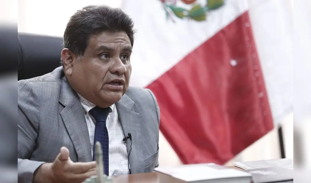 Se reafirma. Burgos señala que si hay una red de prostitución en el Congreso no sería por dinero. Foto: Marco Cotrina / LR