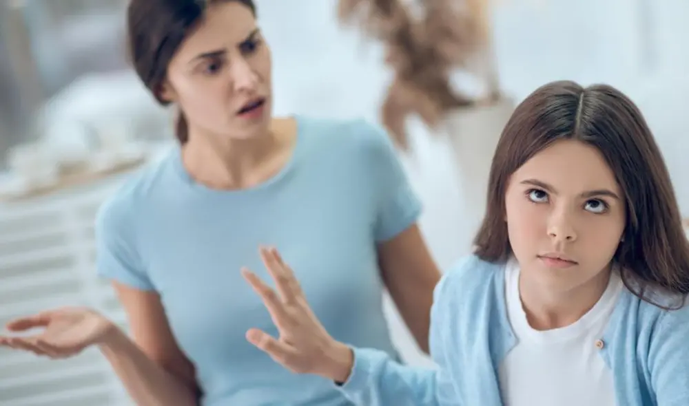 El padre y el hijo tienen una discusión sobre las reglas de la casa. Foto: Difusión El padre y el hijo tienen una discusión sobre las reglas de la casa. Foto: Difusión