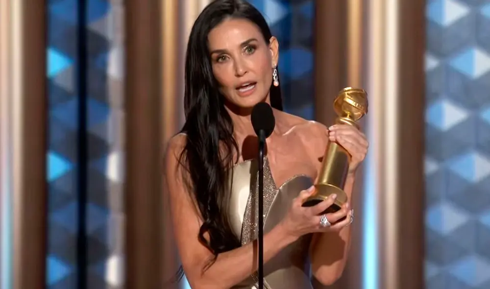 Demi Moore recibe premio en los Globos de Oro 2025. Foto: TNT