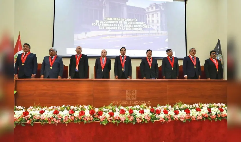 Durante su discurso, propuso medidas para mejorar la transparencia y celeridad en los procesos judiciales.