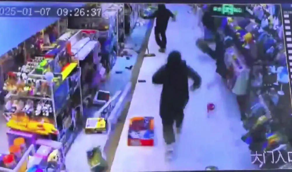 Un fuerte terremoto de magnitud 7,1 sacudió la región del Tíbet, dejando a su paso devastación en localidades como Tingri y Lobuche. Foto: CCTV Un fuerte terremoto de magnitud 7,1 sacudió la región del Tíbet, dejando a su paso devastación en localidades como Tingri y Lobuche. Foto: CCTV