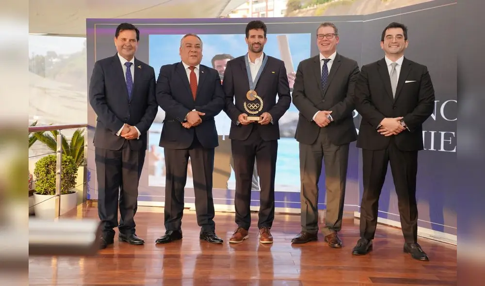 Peschiera con las autoridades del Estado y el deporte peruano. Foto: COP Peschiera con las autoridades del Estado y el deporte peruano. Foto: COP