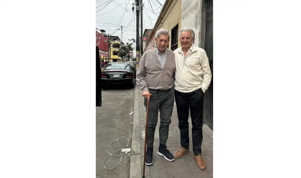 Mario Vargas Llosa en Huatica. Fuente: X:Álvaro Vargas Llosa. Mario Vargas Llosa en Huatica. Fuente: X:Álvaro Vargas Llosa.