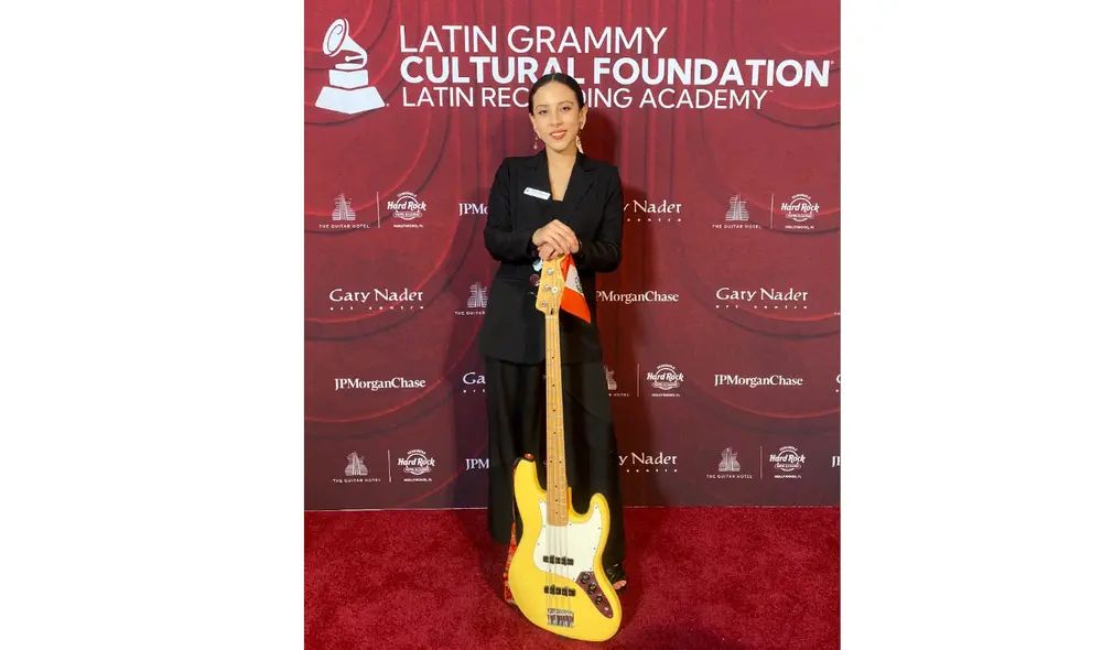 Pía Ella. Pía Ella.