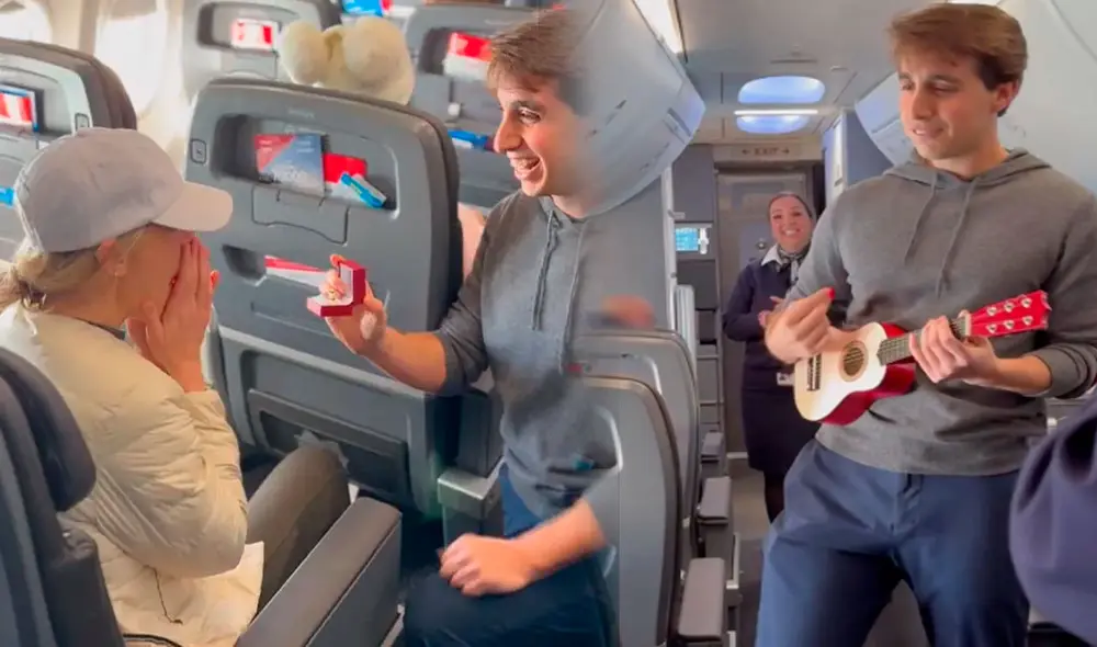 Sam Ribers, un empresario de 34 años, se inspiró en una famosa comedia romántica para llevar a cabo su plan en el aire. Foto: Sam Riber / SWNS