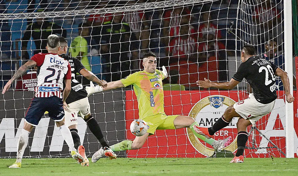La última vez. Universitario de Deportes recordó el duelo copero contra Junior de la Copa Libertadores 2024 (1-1) cuando el VAR le anuló este gol a Valera. Foto: difusión