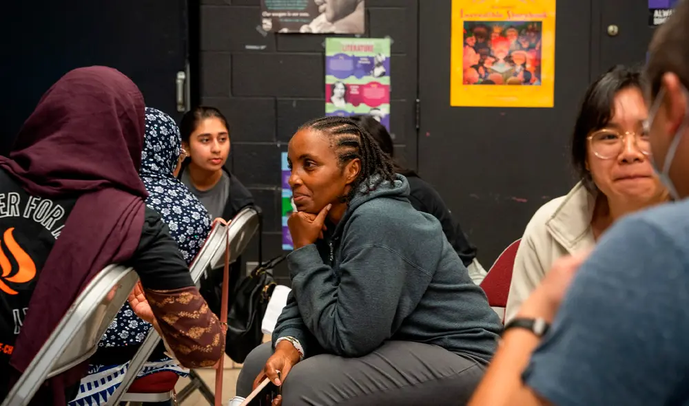 La ley SB 3762 busca que los inmigrantes accedan a servicios públicos de Illinois de forma equitativa. Foto: Borderless Magazine La ley SB 3762 busca que los inmigrantes accedan a servicios públicos de Illinois de forma equitativa. Foto: Borderless Magazine