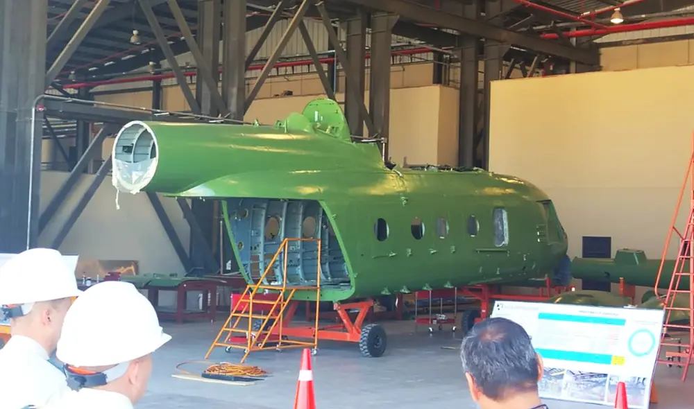 Helicóptero del Ejército de fabricación rusa en las instalaciones del CEMAE, Arequipa, en proceso de reparación bajo contrato con Milenium Veladi Corp. Foto: La República Helicóptero del Ejército de fabricación rusa en las instalaciones del CEMAE, Arequipa, en proceso de reparación bajo contrato con Milenium Veladi Corp. Foto: La República
