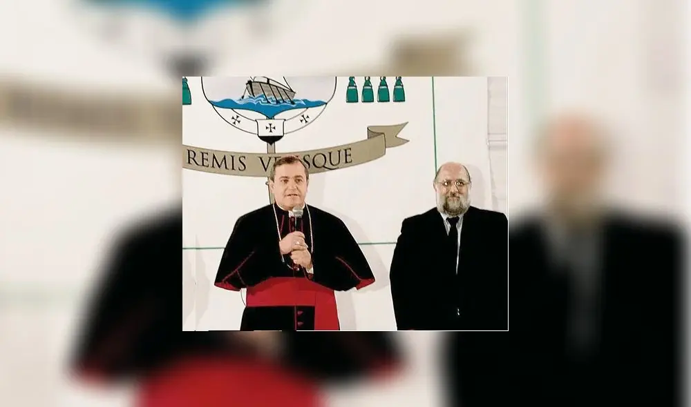 El fundador del Sodalicio (derecha), Luis Figari Rodrigo, junto con uno de sus principales colaboradores, el arzobispo José Eguren Anselmi. Crédito: La República.