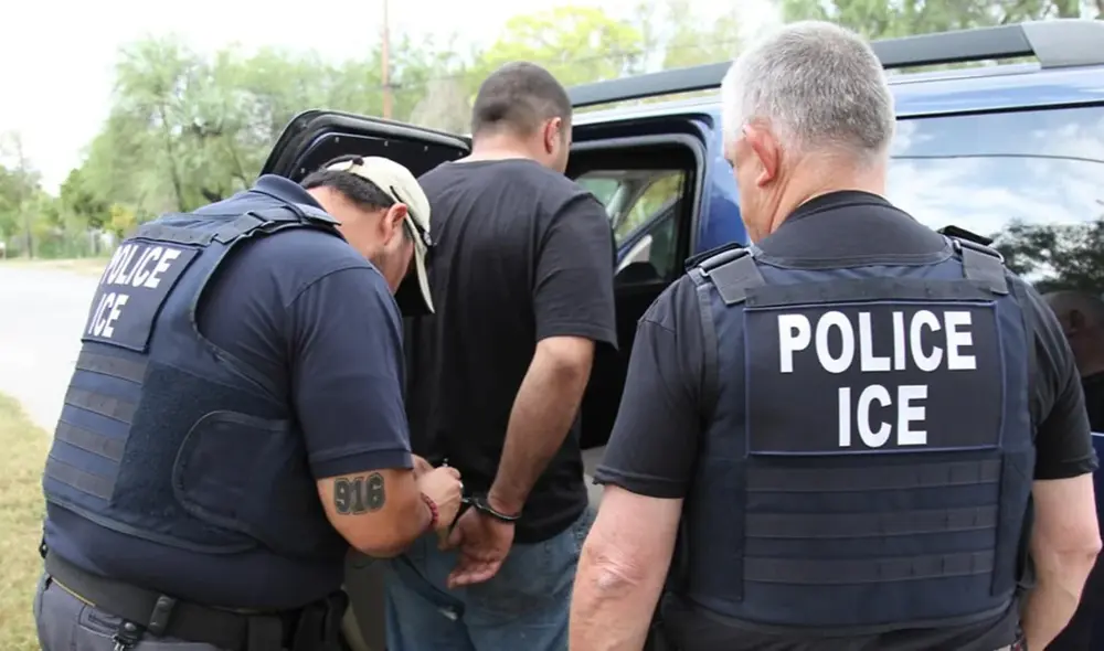 Una de las funciones principales del ICE es detener a inmigrantes indocumentados y llevar a cabo procesos de deportación. Foto: 2001online Una de las funciones principales del ICE es detener a inmigrantes indocumentados y llevar a cabo procesos de deportación. Foto: 2001online