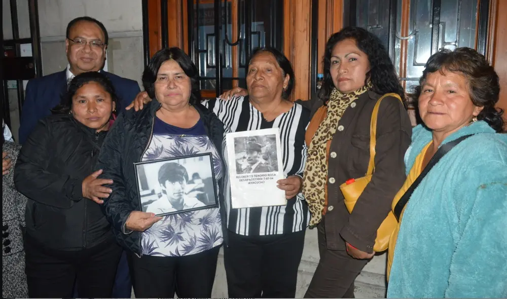 Caso Huanta: familiares el día de la sentencia por las violaciones a derechos humanos cometidas en 1984