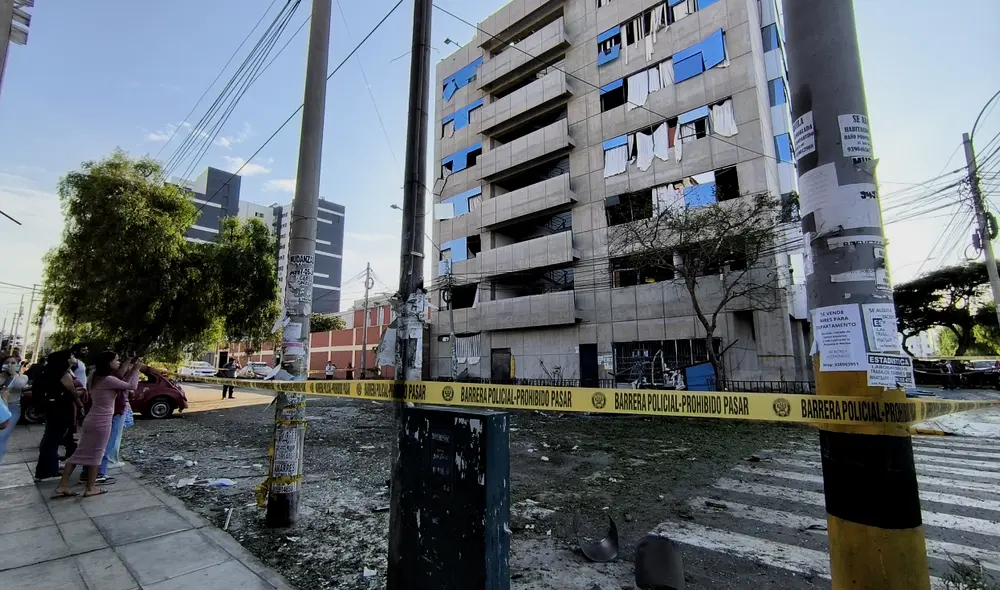 La explosión daño la infraestructura de 15 viviendas aledañas al Ministerio Público. Créditos: Yolanda Goicochea/URPI-LR La explosión daño la infraestructura de 15 viviendas aledañas al Ministerio Público. Créditos: Yolanda Goicochea/URPI-LR