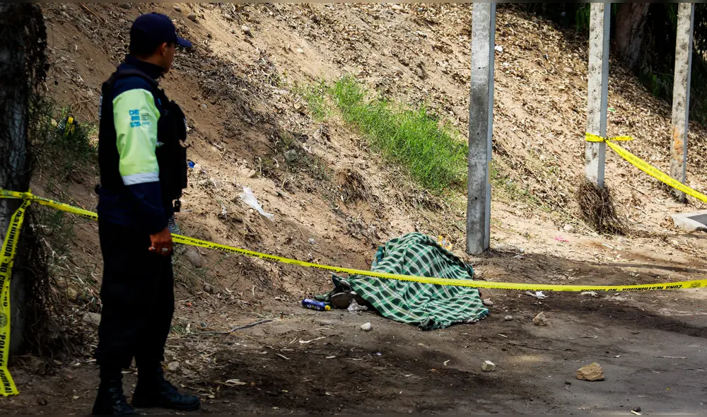 Hombre habría perdido el control y caído desde la cima del acantilado. Foto: Municipalidad de Chorrillos Hombre habría perdido el control y caído desde la cima del acantilado. Foto: Municipalidad de Chorrillos