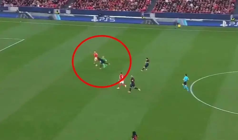 Szczesny terminó golpeando a Balde y permitió que Benfica colocase el segundo tanto. Foto: captura/ESPN