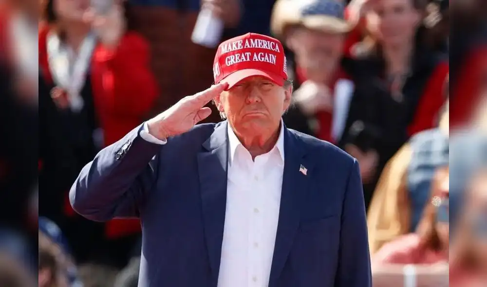 Donald Trump utiliza un conocido "botón rojo" durante sus tomas de mando. Foto: Telemundo 47 Donald Trump utiliza un conocido "botón rojo" durante sus tomas de mando. Foto: Telemundo 47