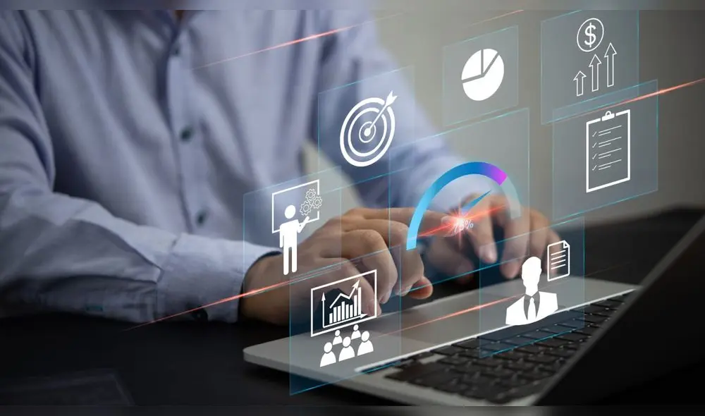 El software de RRHH de Defontana facilita la gestión del rendimiento, permitiendo evaluaciones personalizadas y autoevaluaciones.