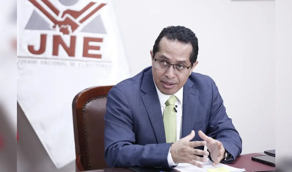 Roberto Burneo, presidente del JNE: "Los altos funcionarios pueden ser objeto de acusación constitucional". Foto: Marco Cotrina / LR Roberto Burneo, presidente del JNE: "Los altos funcionarios pueden ser objeto de acusación constitucional". Foto: Marco Cotrina / LR