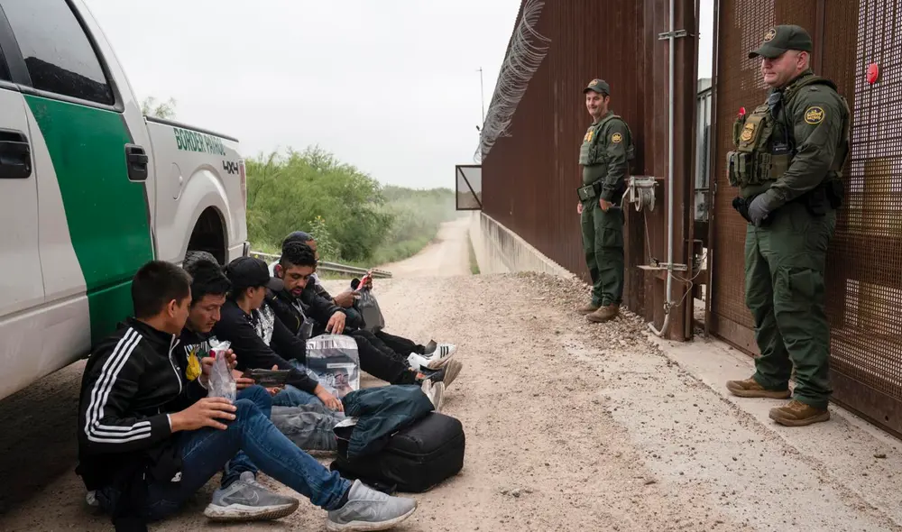 Estados Unidos anunció que desplegará militares en la frontera con México. Foto: Los Ángeles Times Estados Unidos anunció que desplegará militares en la frontera con México. Foto: Los Ángeles Times