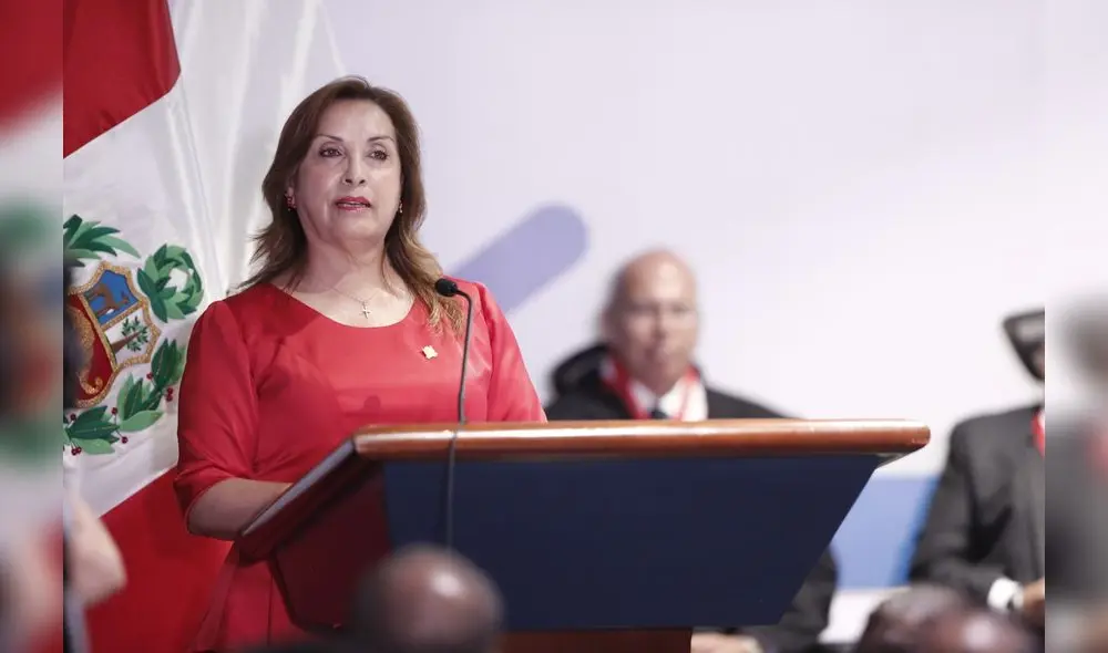 Dina Boluarte se equivocó en la autorización al presidente del Consejo de Ministros. Foto: Marco Cotrina/LR