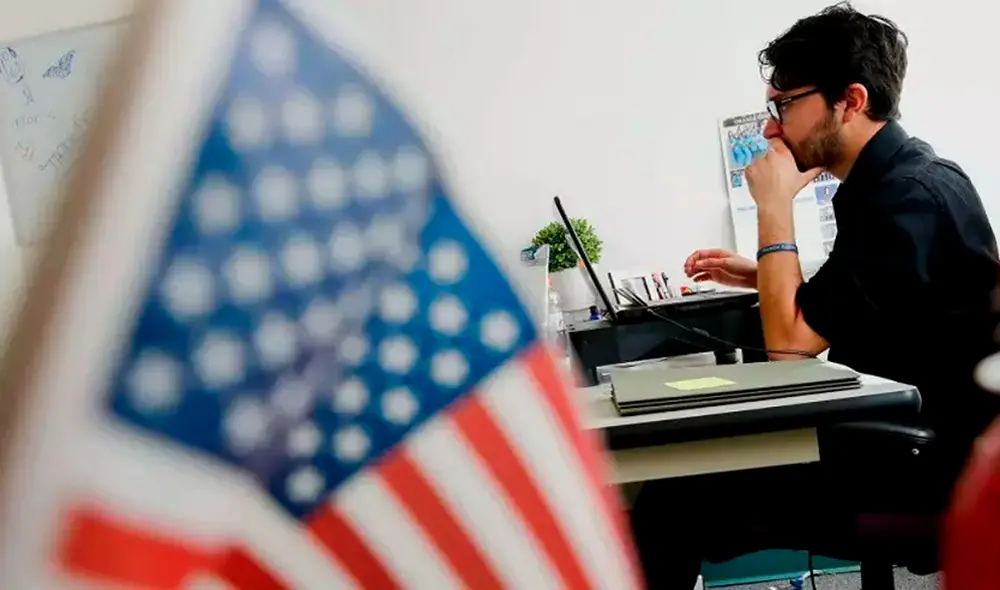 La transformación digital y la pandemia han aumentado la demanda de trabajadores remotos, permitiendo a cientos de inmigrantes acceder a empleos que antes eran difíciles de conseguir. Foto: IProfesional