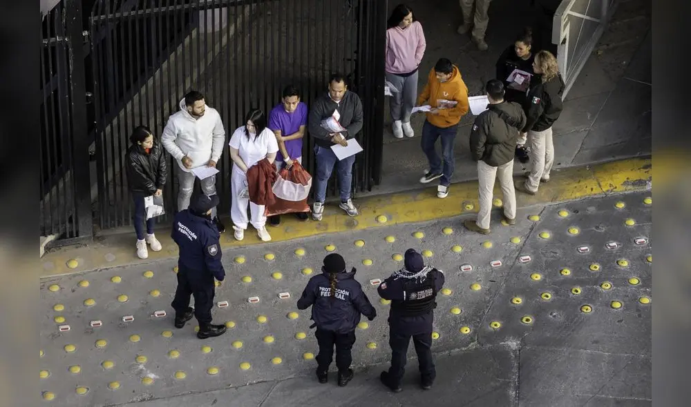 Las autoridades inmigrantes detuvieron a un grupo de indocumentados en USA. Foto: AFP Las autoridades inmigrantes detuvieron a un grupo de indocumentados en USA. Foto: AFP