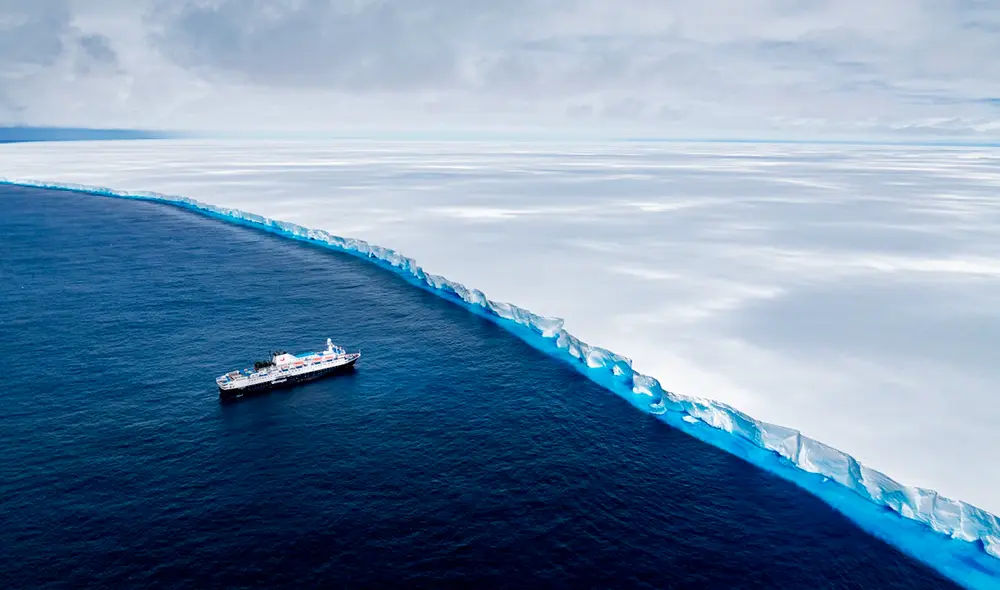 El Iceberg se liberó en diciembre desde el fondo del mar y ahora se dirige a toda velocidad hacia el Atlántico Sur. Foto: Andrew Miller El Iceberg se liberó en diciembre desde el fondo del mar y ahora se dirige a toda velocidad hacia el Atlántico Sur. Foto: Andrew Miller