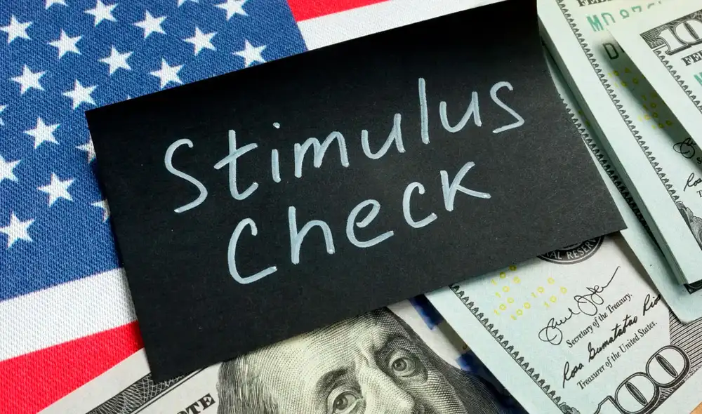 El IRS comenzó a enviar estos cheques de estímulo en diciembre y continuará hasta finales de enero. Foto: La Opinión El IRS comenzó a enviar estos cheques de estímulo en diciembre y continuará hasta finales de enero. Foto: La Opinión