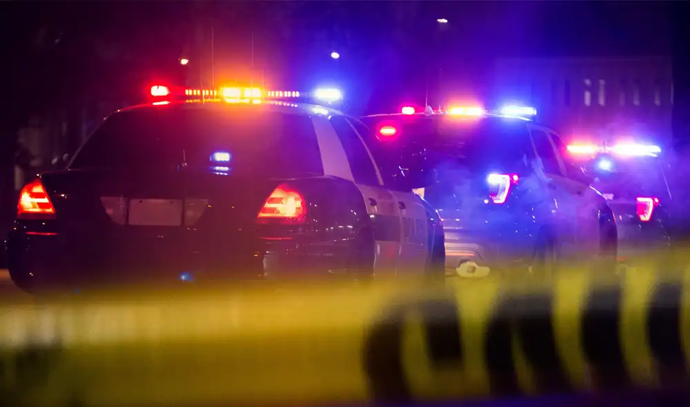 Los disparos fueron reportados en el Martin’s Super Market, donde la policía encontró dos víctimas fatales. El agresor murió tras un intercambio de disparos con los oficiales. Foto: Fox News