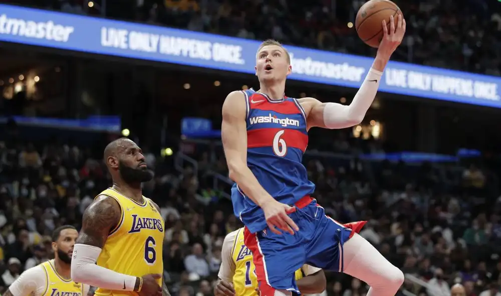 LeBron James buscará romper otro sorprendente récord. Composición: Lr/CNN